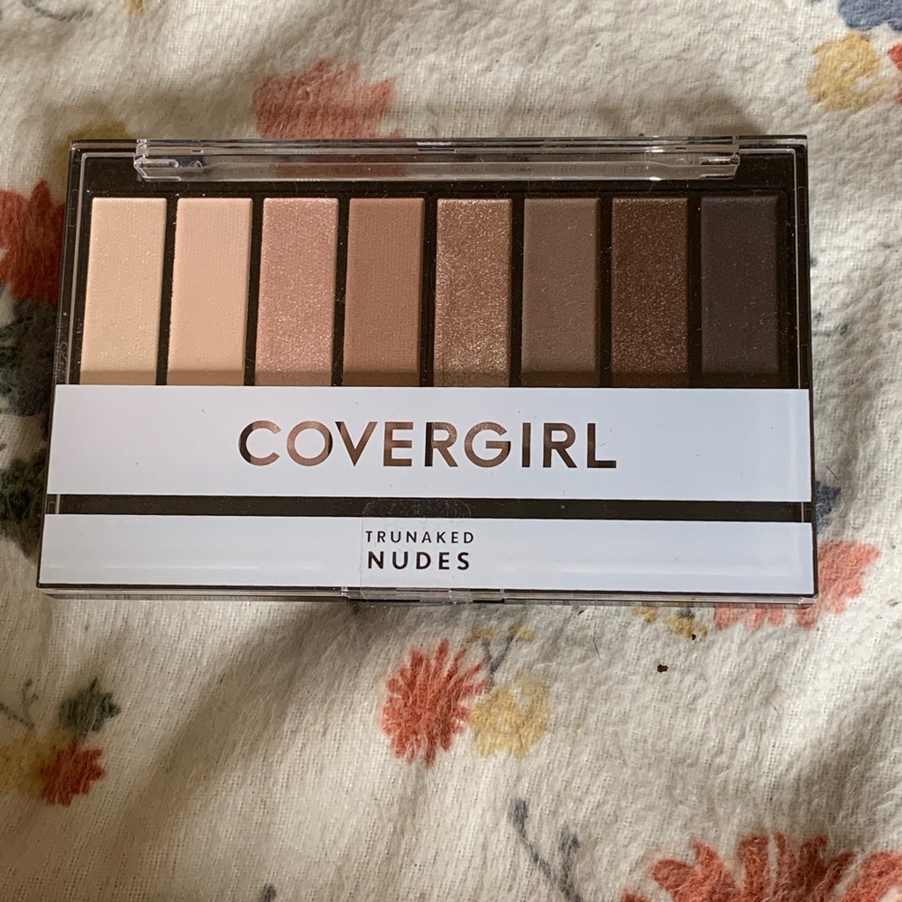 Covergirl Trunaked Nudes Eyeshadow Pallette